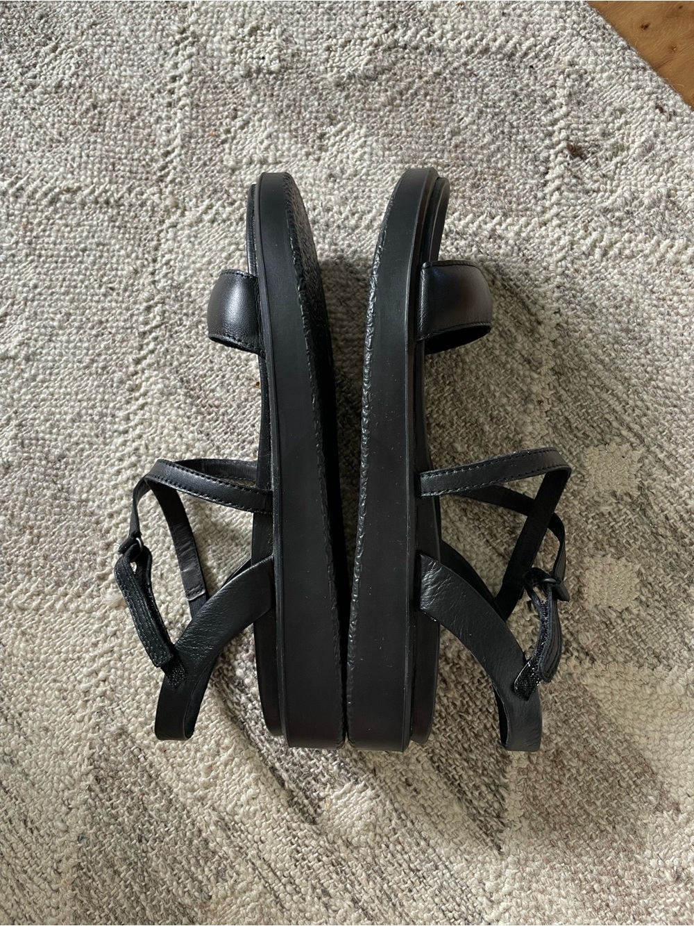 Ecco Yuma Ankle Strap Sandal In Black Leather - Picture 3 of 8